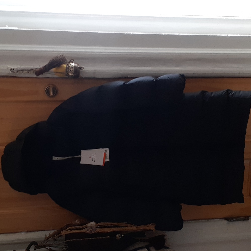 Lululemon Featherweight